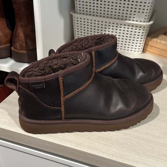 UGG Classic Ultra Mini Leather Boot - Picture 7 of 7